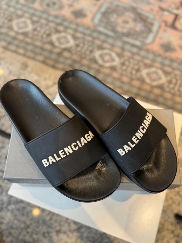 Balenciaga čierne šlapky