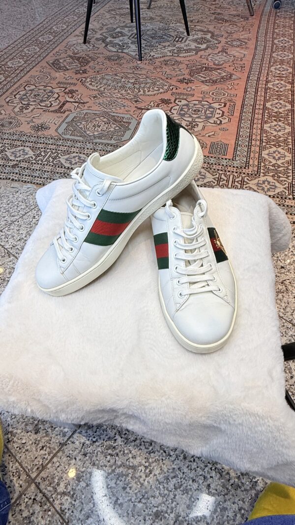 Gucci biele tenisky.