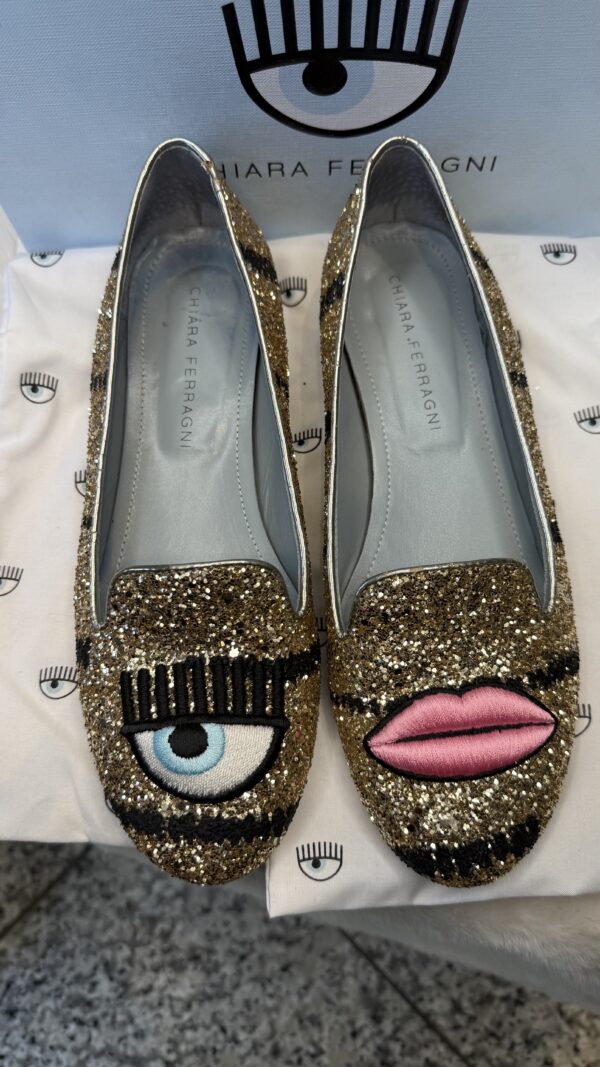 Chiara Ferragni zlaté balerínky - Image 4