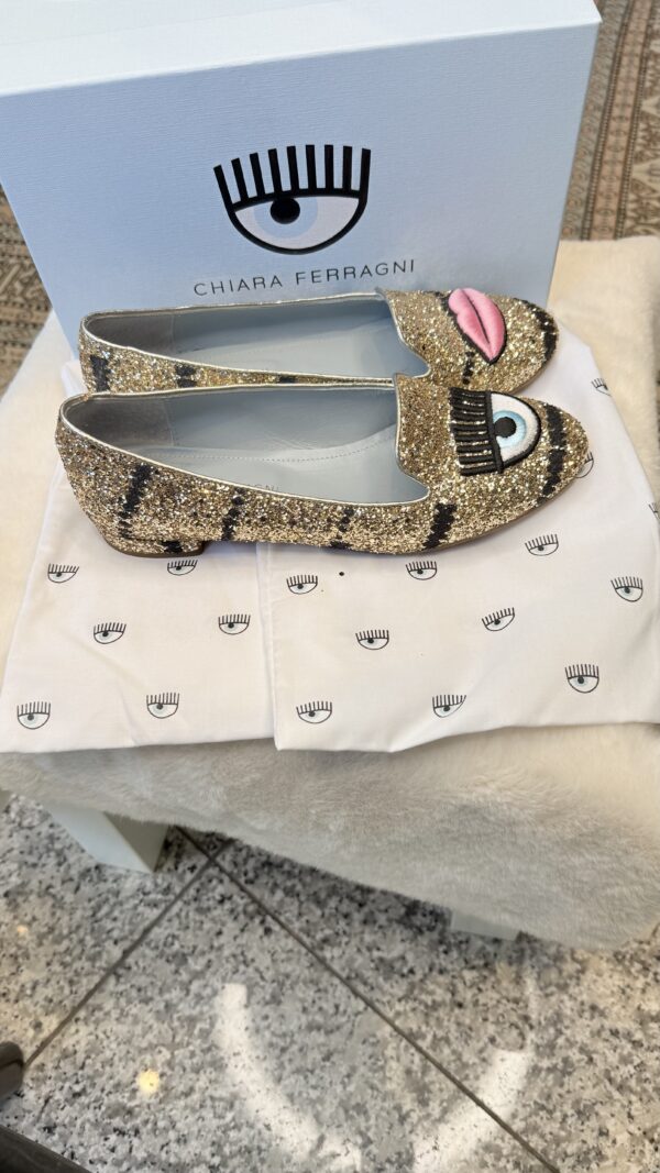 Chiara Ferragni zlaté balerínky - Image 5